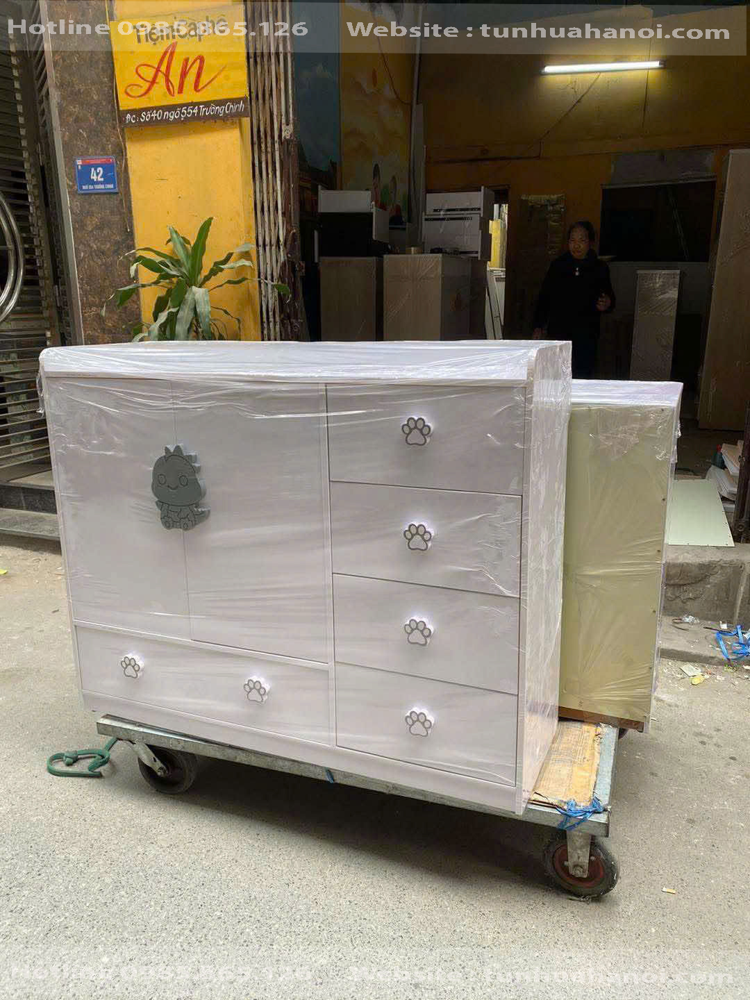 tủ-trẻ-em-có-gờ-trắng